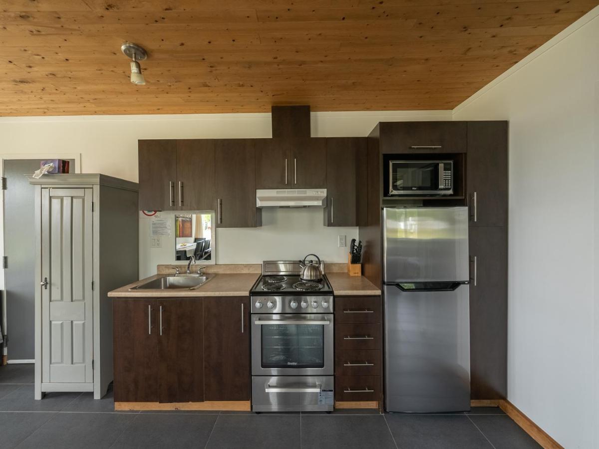 Les Chalets Baie Cascouia, Nature & Experience A Saguenay Exterior photo
