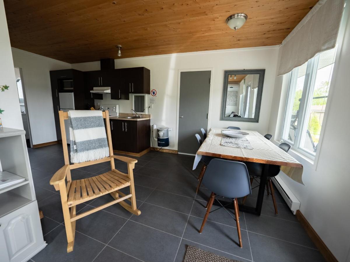 Les Chalets Baie Cascouia, Nature & Experience A Saguenay Exterior photo