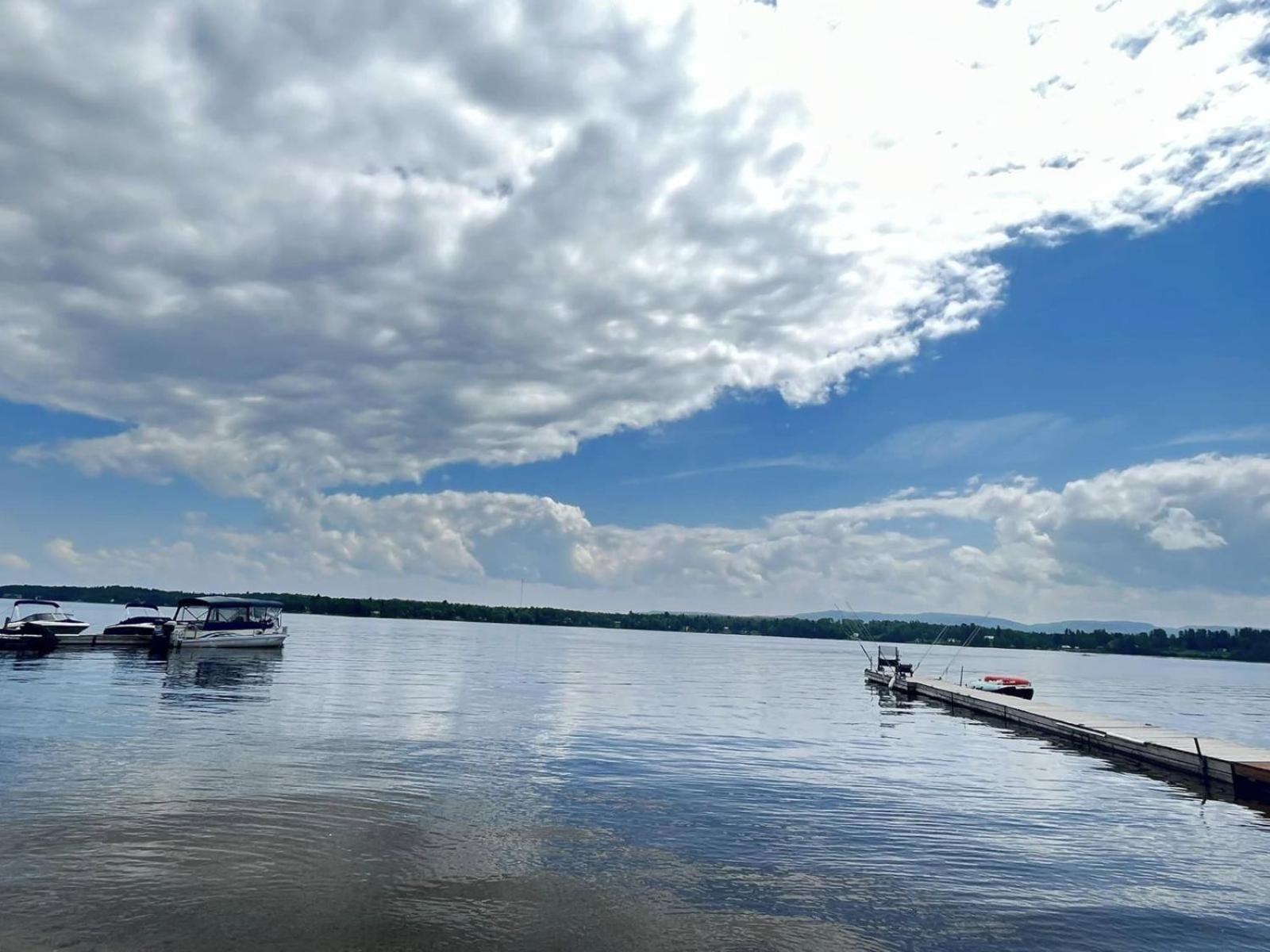 Les Chalets Baie Cascouia, Nature & Experience A Saguenay Exterior photo