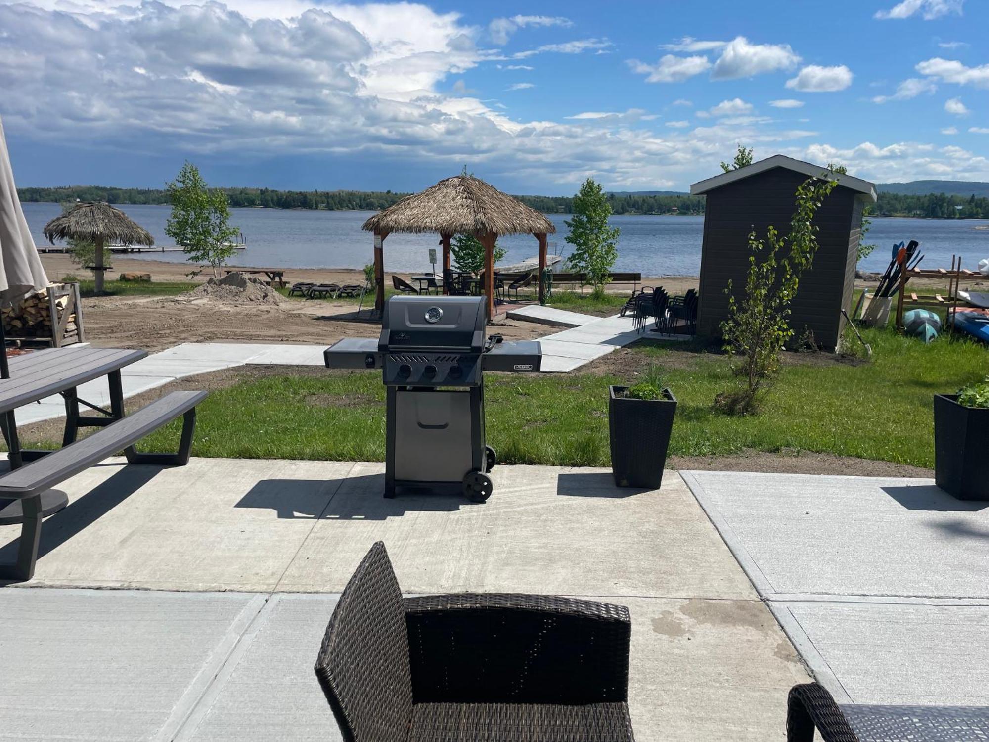 Les Chalets Baie Cascouia, Nature & Experience A Saguenay Exterior photo