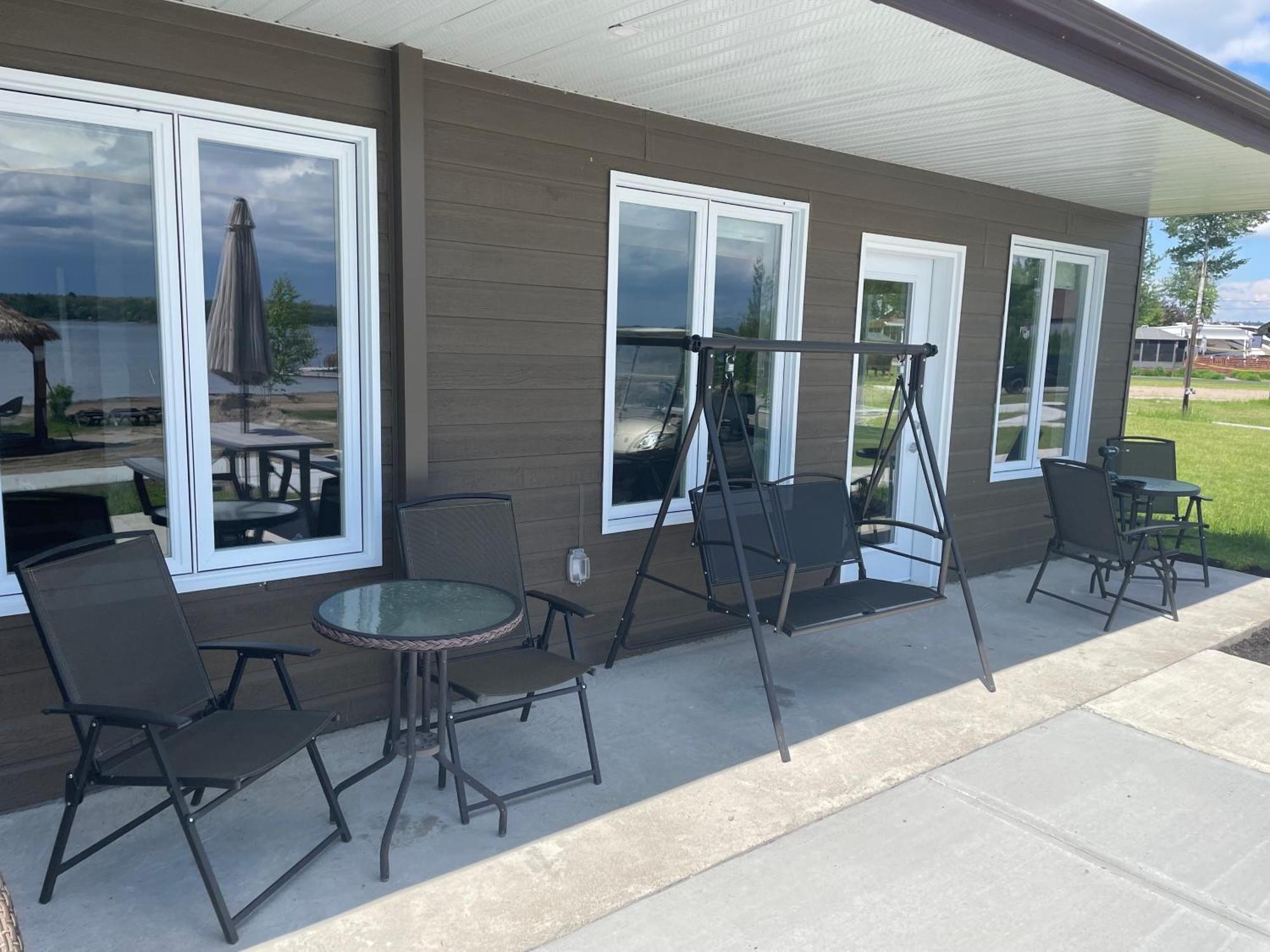 Les Chalets Baie Cascouia, Nature & Experience A Saguenay Exterior photo
