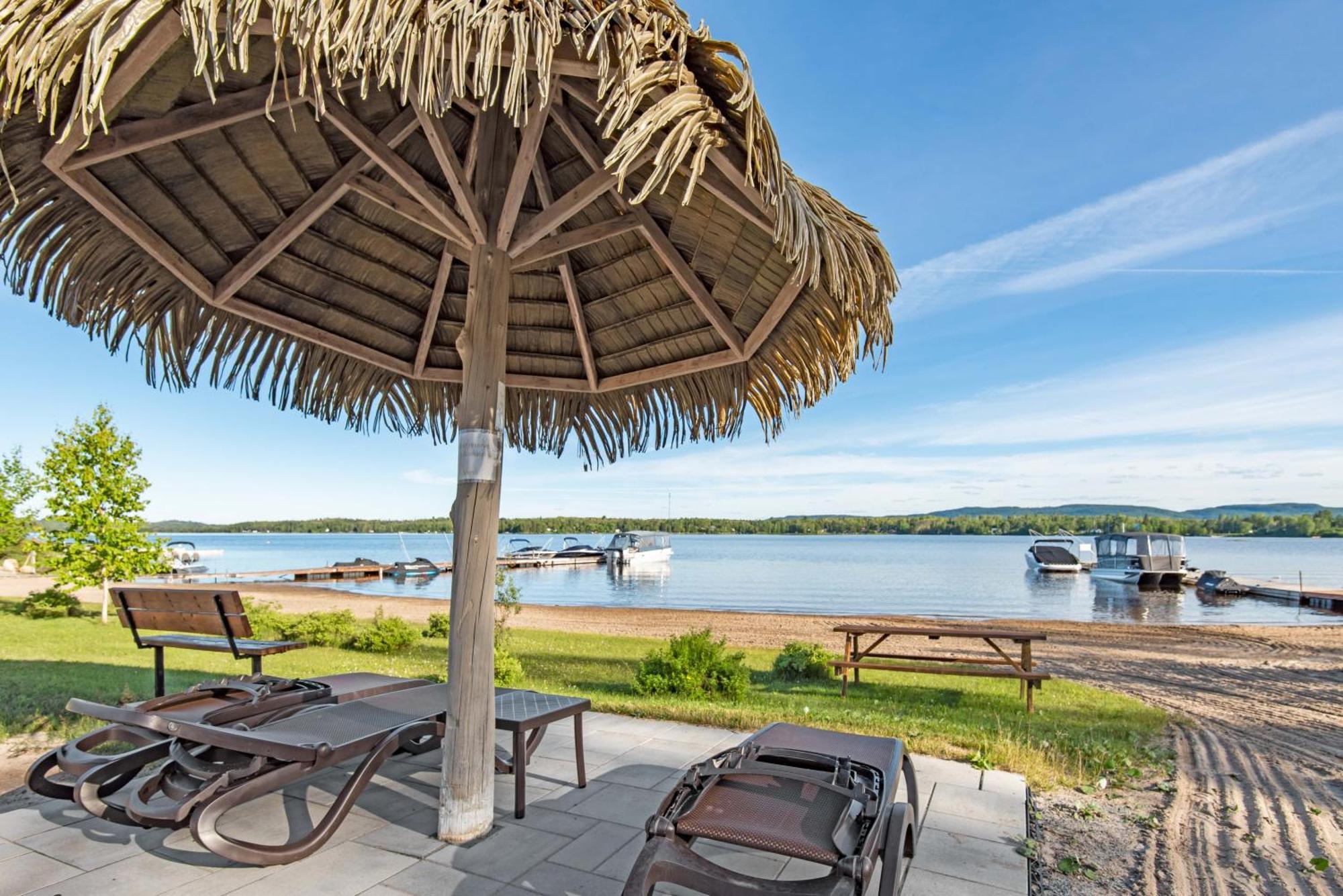Les Chalets Baie Cascouia, Nature & Experience A Saguenay Exterior photo