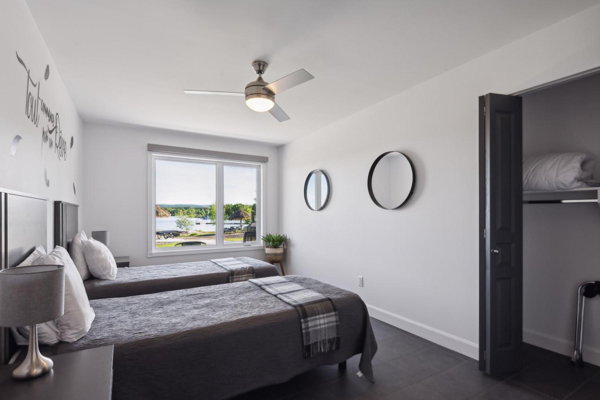 Les Chalets Baie Cascouia, Nature & Experience A Saguenay Exterior photo