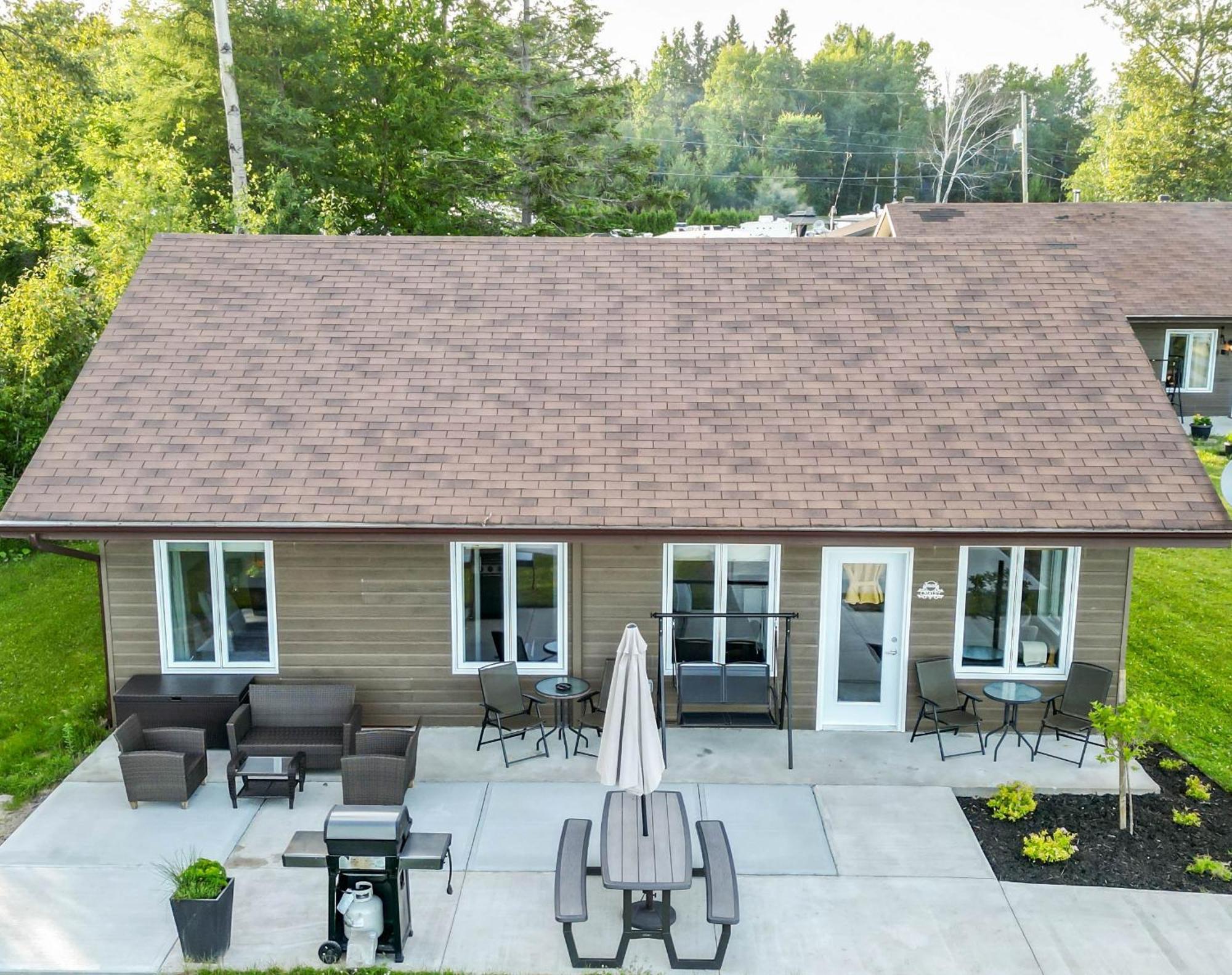 Les Chalets Baie Cascouia, Nature & Experience A Saguenay Exterior photo