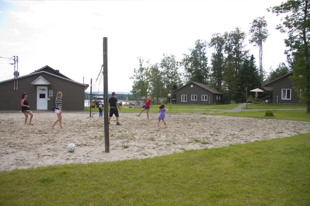 Les Chalets Baie Cascouia, Nature & Experience A Saguenay Exterior photo