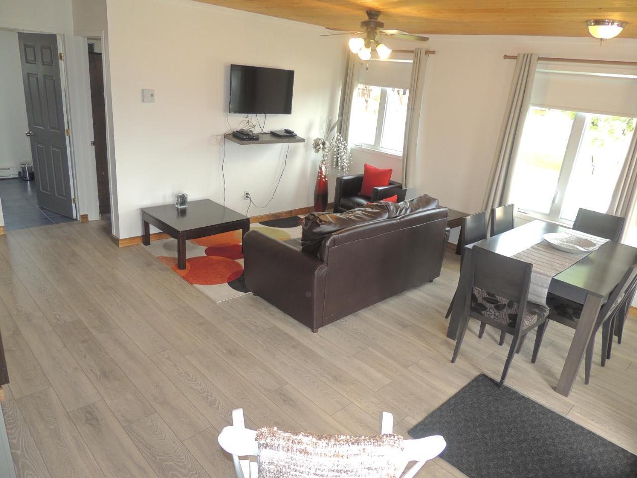 Les Chalets Baie Cascouia, Nature & Experience A Saguenay Exterior photo